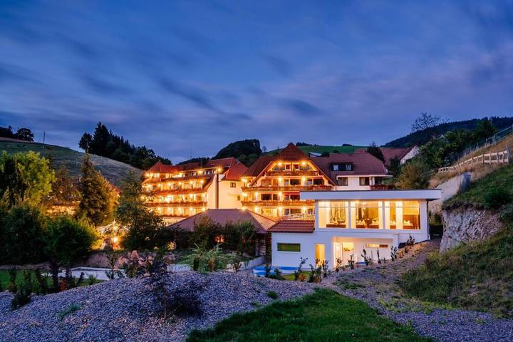Hotel für 2 Personen, mit Balkon und Whirlpool sowie Terrasse und Garten in Freiamt