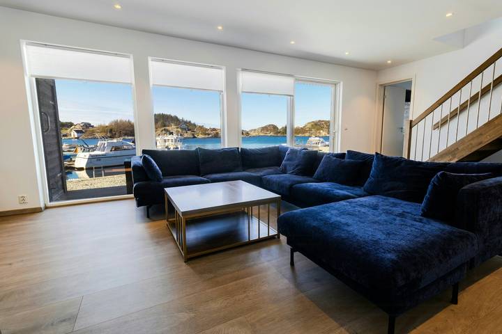 Rorbu mit Meerblick auf Kalvaneset bei Bekkjarvik in Austevoll