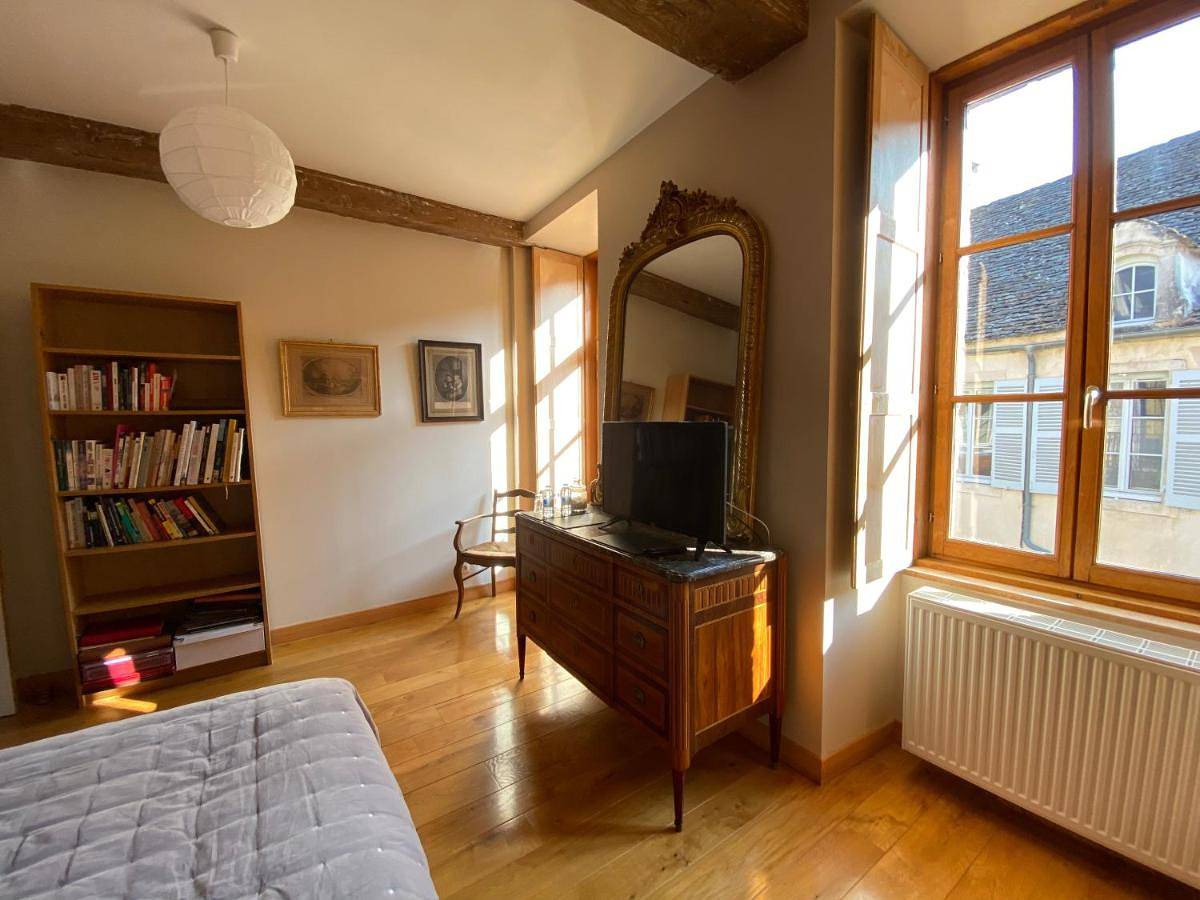 Double Room in Flavigny-sur-Ozerain, Région de Montbard