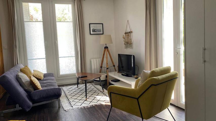 Location de vacances pour 3 personnes, avec Terrasse ainsi que Jardin et Piscine à Salies-de-Béarn - 3