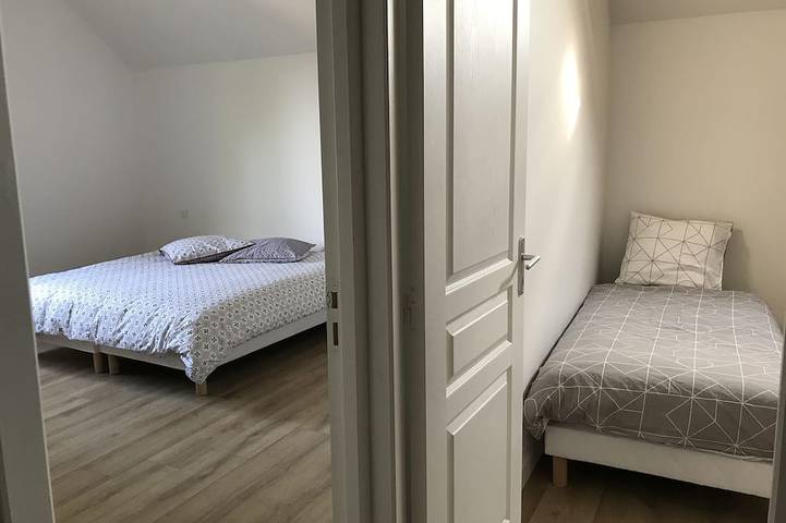 Gîte pour 6 personnes, avec jardin et terrasse ainsi que piscine et jacuzzi, animaux acceptés à Fronsac - 4
