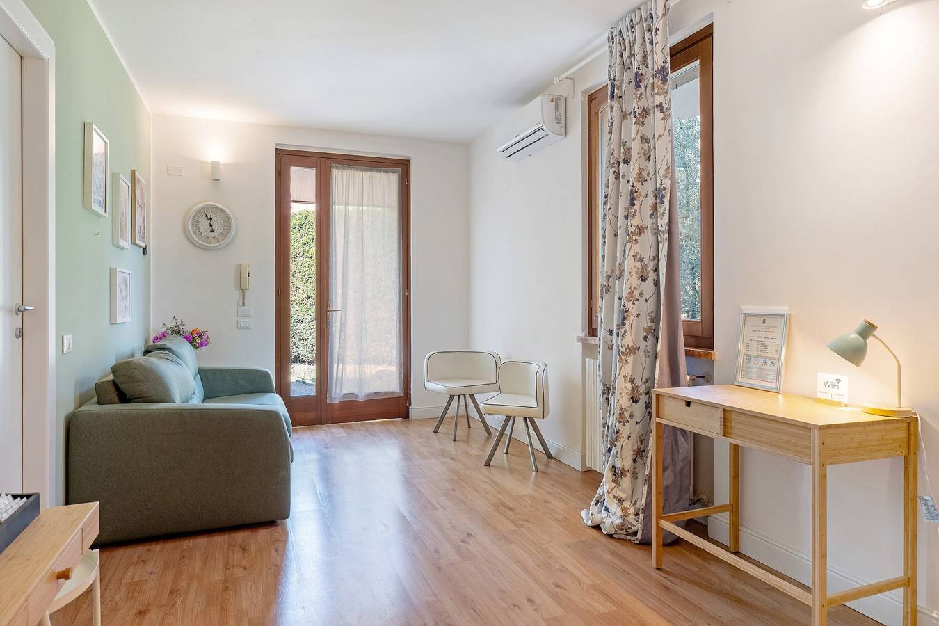 Appartement 'Bc Garda House' avec balcon et climatisation in Peschiera del Garda, Montagnes autour du lac de Garde