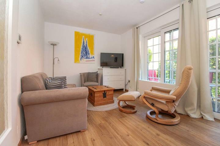 Ferienwohnung für 4 Personen, mit Terrasse in Krummhörn - 3