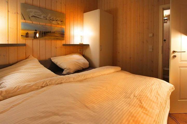 Ferienhaus für 8 Personen, mit Terrasse und Whirlpool sowie Garten und Sauna in Quern - 4