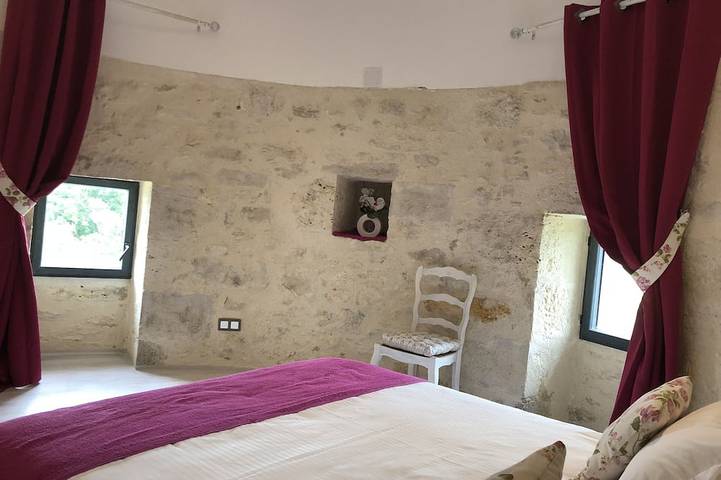 Location de vacances pour 10 personnes, avec terrasse ainsi que jardin et piscine à Lavardens - 2