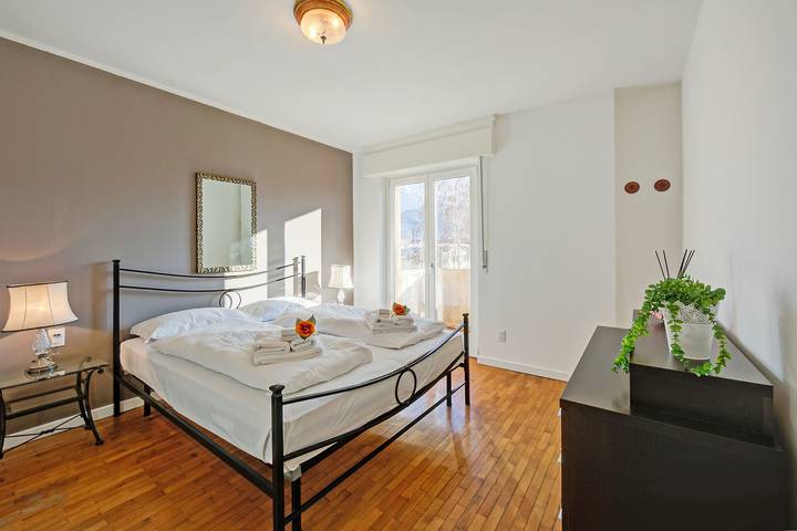Ferienwohnung für 8 Personen, mit Terrasse und Seeblick in Riva del Garda