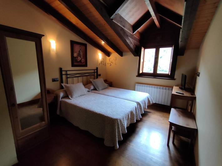Zimmer 8 mit Bergblick und Gemeinschaftsterrasse in Lena, Cordillera Cantábrica