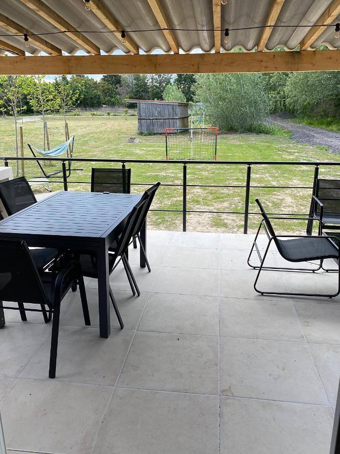 Location de vacances pour 4 personnes, avec piscine et vue ainsi que terrasse et jardin, animaux acceptés à Beaucaire - 2