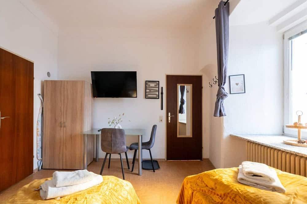Ganze Wohnung, Quiet Studio • 2 Single Beds • Central • Netflix in Leoben, Lavanttaler Alpen
