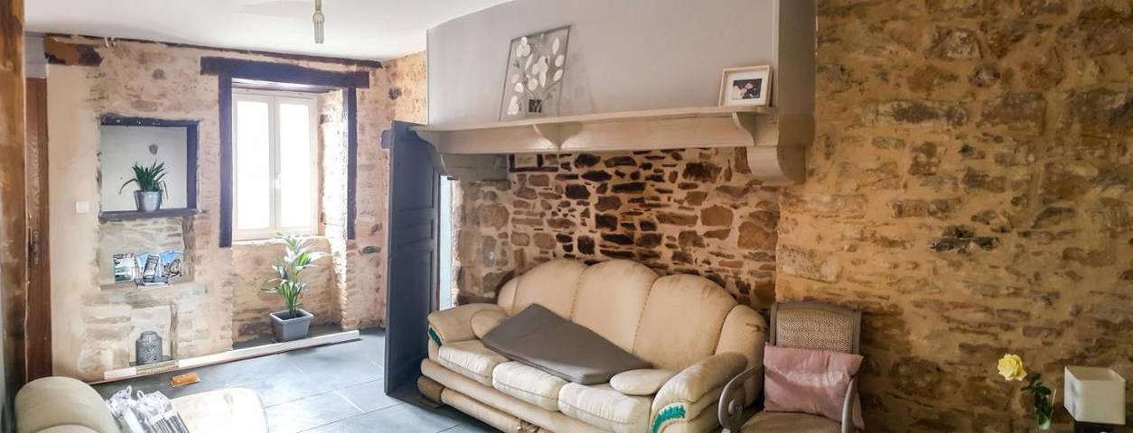 Location de vacances pour 4 personnes, avec Terrasse ainsi que Jardin et Piscine à La Porcherie - 4