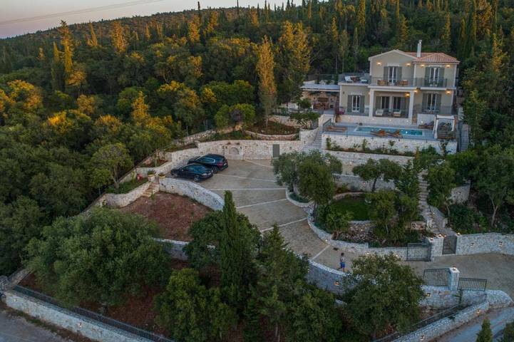 Villa για 7 άτομα, με μπανιέρα υδρομασάζ και πισίνα καθώς και κήπο στο Φισκάρδο