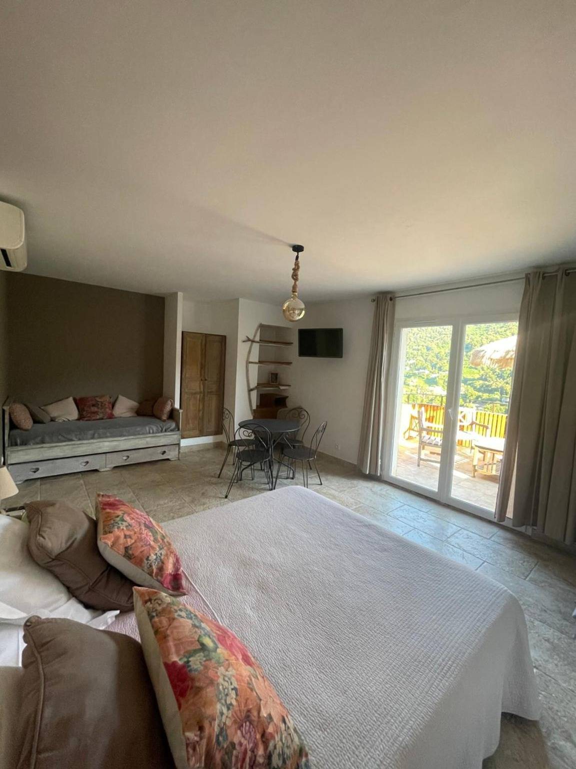 Appartement 'Vico' avec vue sur la montagne, Wi-Fi et climatisation in Vico, Région d'Ajaccio