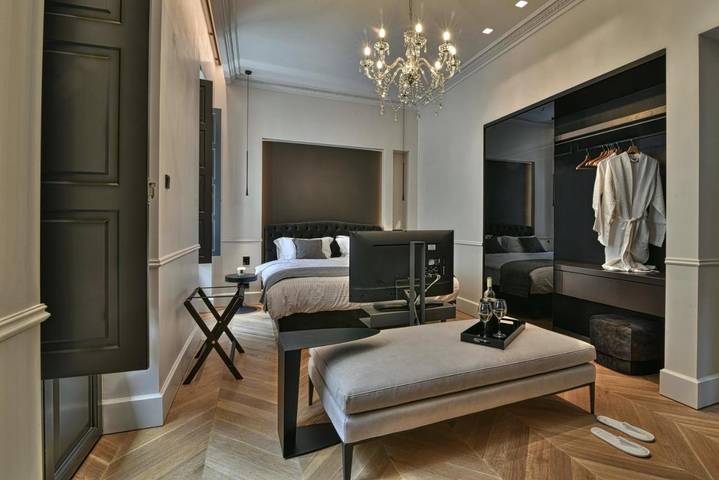 Hôtel pour 3 personnes, avec terrasse et piscine