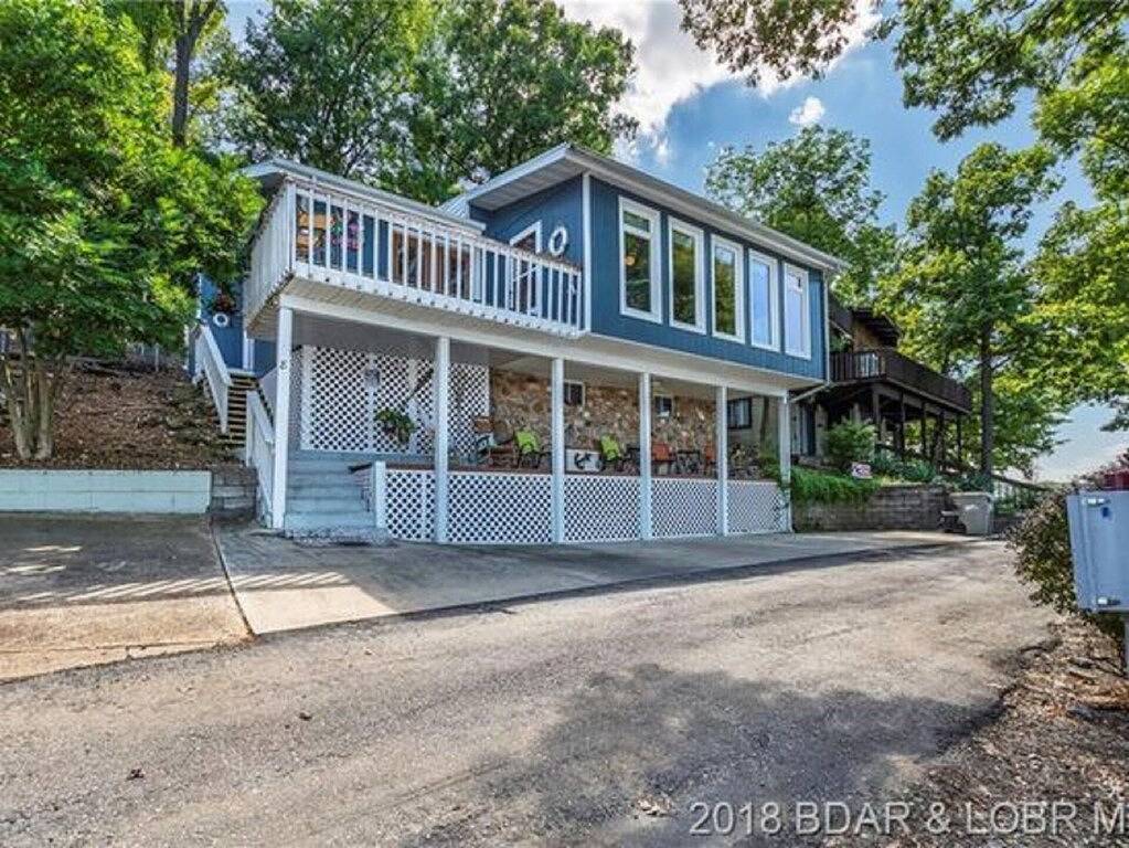 Charming! Cozy Lakefront Home with fantastic views, close to Bagnell Dam in Lake Ozark, Lake of the Ozarks