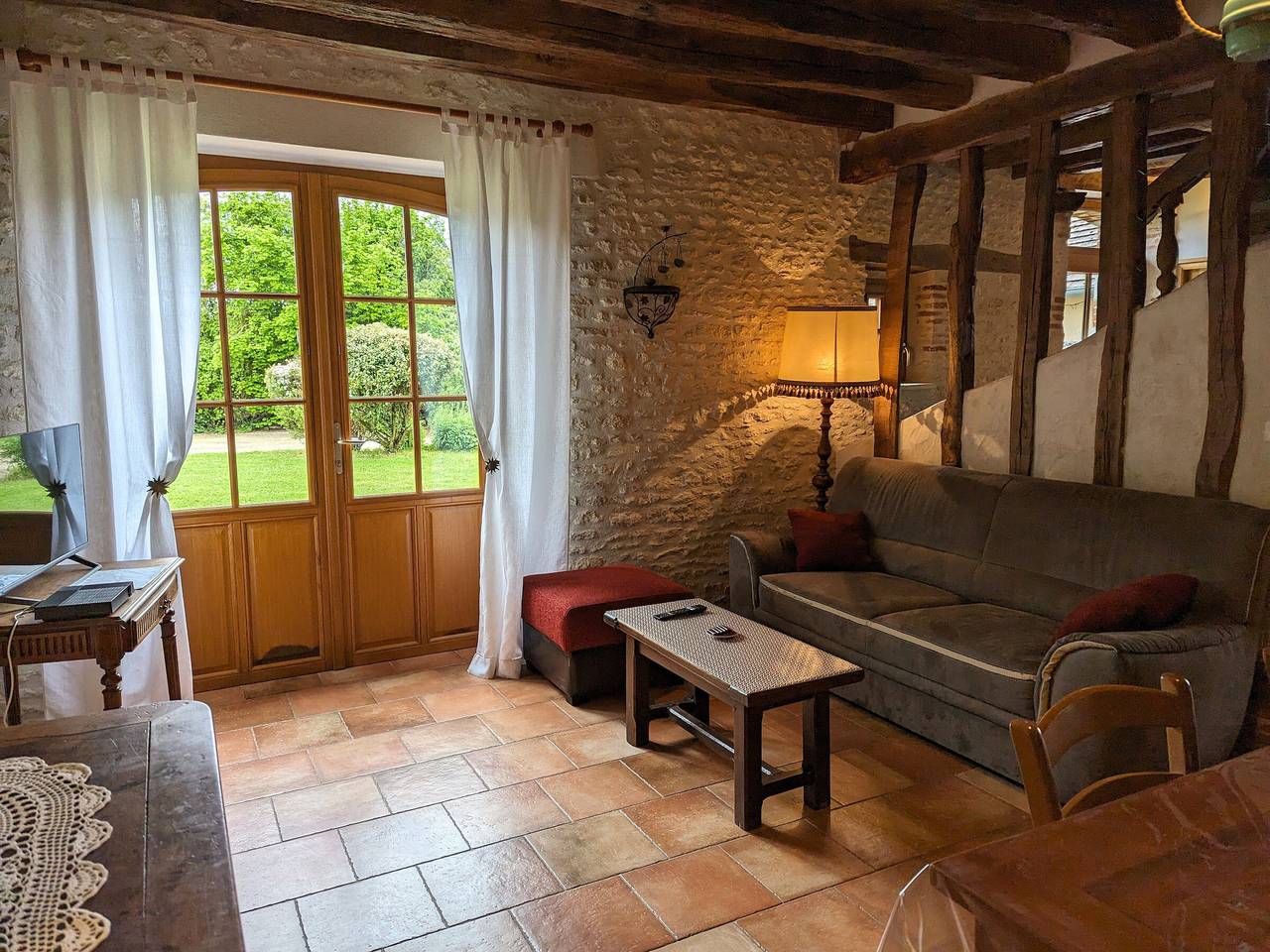 Charming 17th-Century Country House with Garden, Bbq, Terrace, and Ping-Pong Near Fontainebleau in Lorcy, Pithiviers region