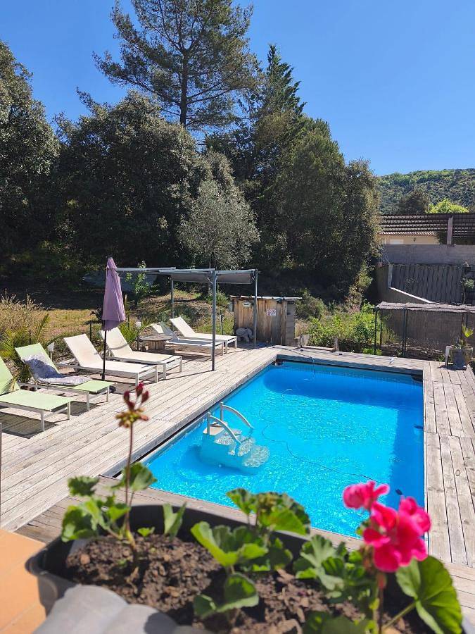 Location de vacances pour 4 personnes, avec Balcon et Terrasse ainsi que Jardin et Piscine à Saint-Brès - 2
