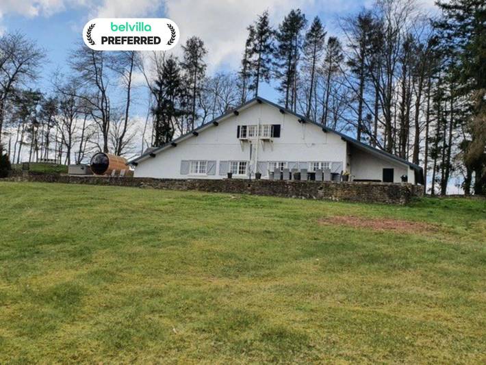 Location de vacances pour 12 personnes, avec sauna et terrasse, adapté aux familles à Érezée