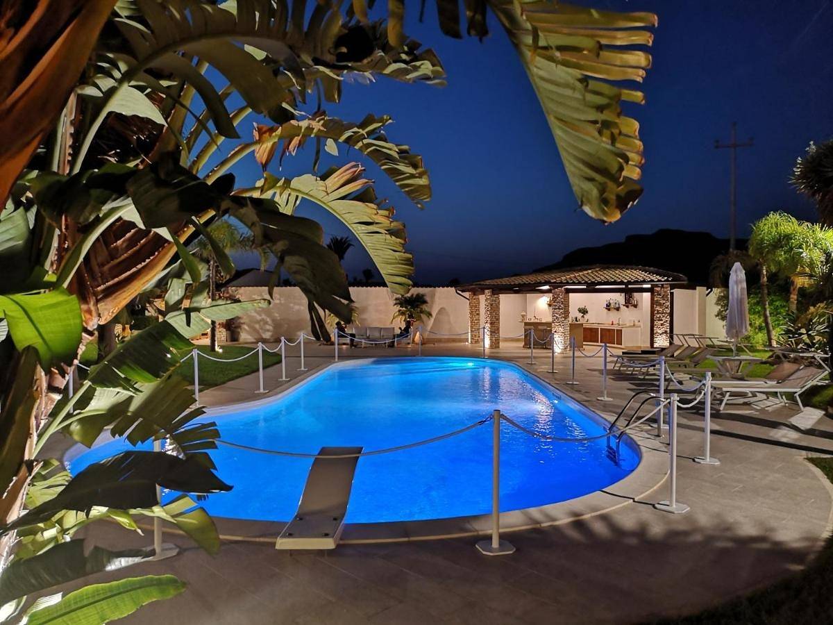Villa Araucaria in Partinico, Provincia di Palermo