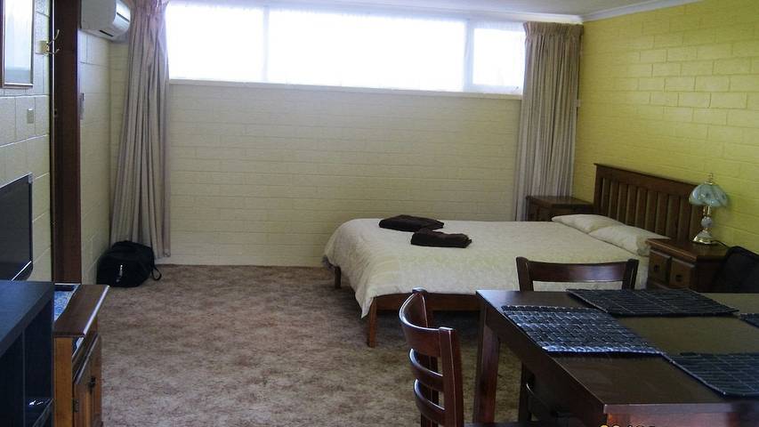 Holiday home for 16 people, with garden in Tasmania