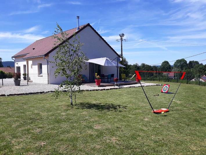 Location de vacances pour 6 personnes, avec Terrasse et Jardin à Barésia-sur-l'Ain