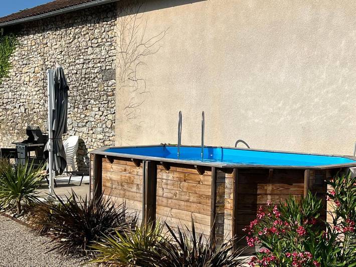 Location de vacances pour 9 personnes, avec vue ainsi que piscine et jardin à Caillac - 3
