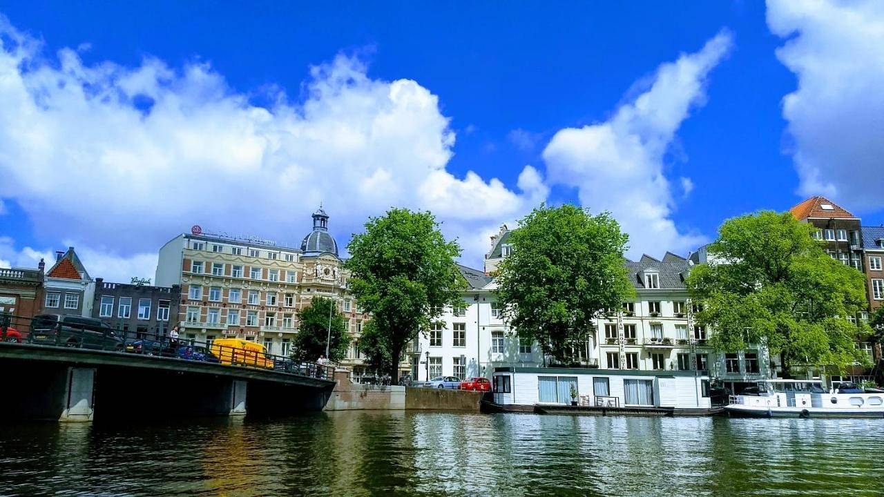 Rembrandt Square Boat in Holländische Küste