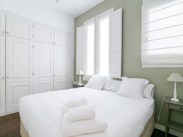 Apartamento vacacional entero, Apartamento De 3 Dormitorios Con Terraza in Centro Barcelona, Barcelona