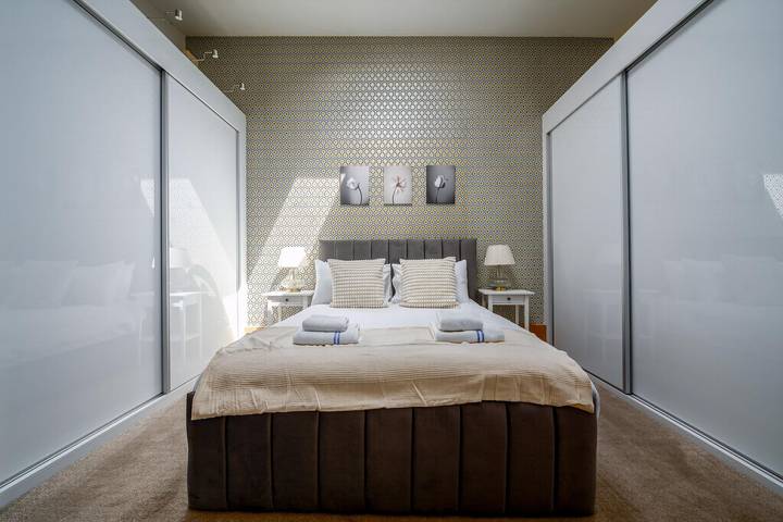 Ganze Wohnung, Ferienwohnung für 5 Personen mit Balkon in Tower Hamlets, London