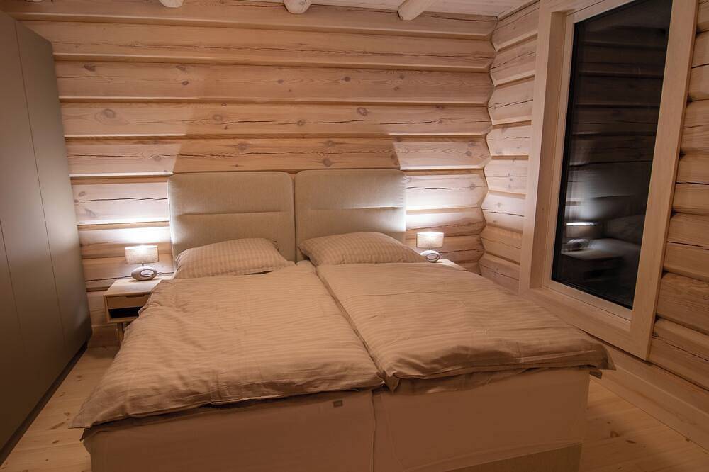 Sommarbukt - \"Tind\" Aurora Hideaway | Premium Fjord Lodge in Tromsø