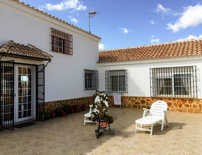 Chalet para 6 personas, con jacuzzi además de jardín y piscina en Sierra de Cádiz - 4
