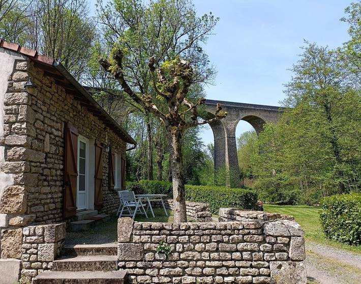 Gîte pour 4 personnes, avec terrasse et jardin, animaux acceptés