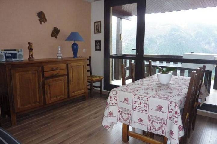Appartement entier, T3  Pra Loup 56 M2  Vue magnifique sur vallée et montagne 2 chambres in Pra-Loup (station de ski), Pra-Loup