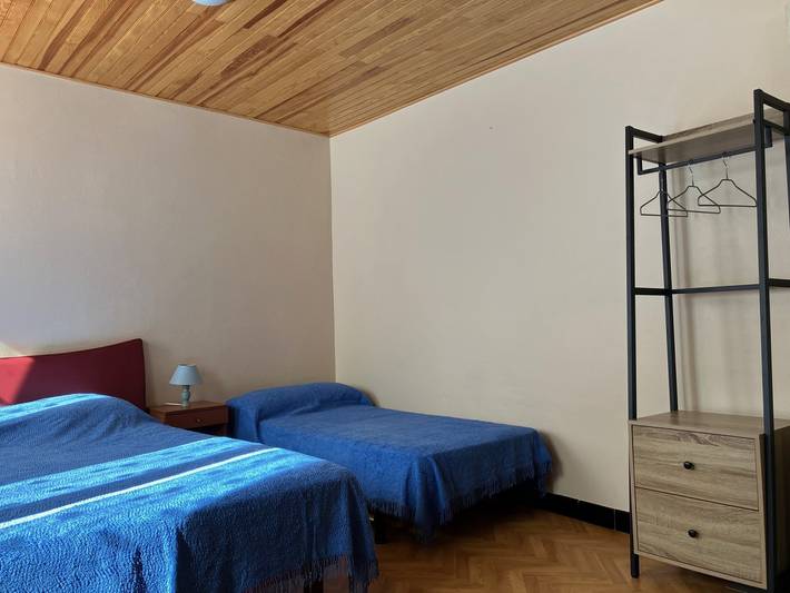 Gîte pour 4 personnes, avec jardin et terrasse à Chambon-sur-Lac - 3