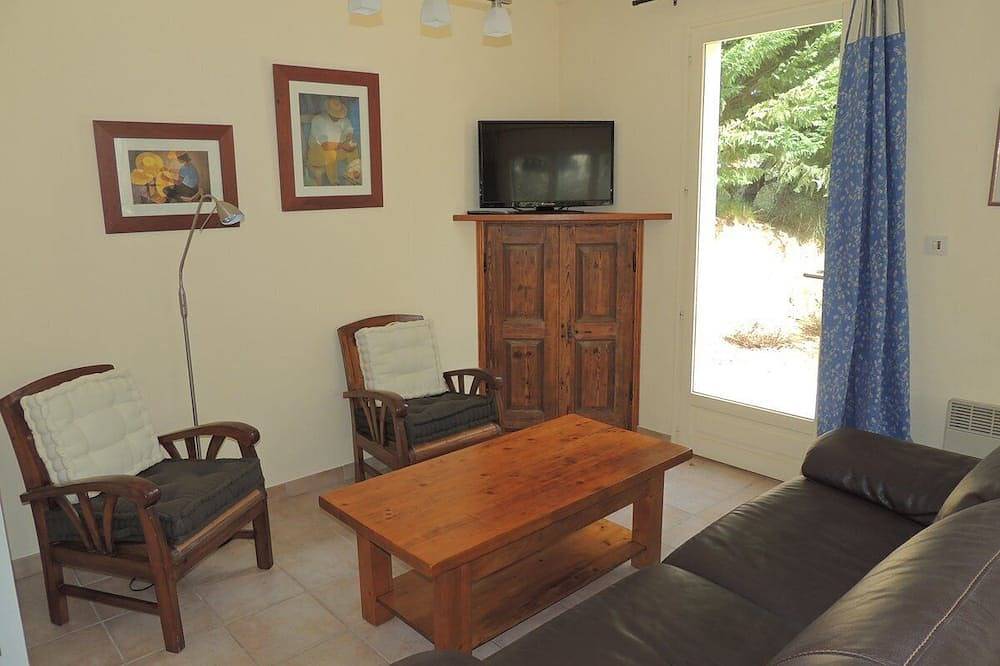 Charming little villa in the countryside. Ideal place for a well-deserved rest in Buisson, Vaucluse