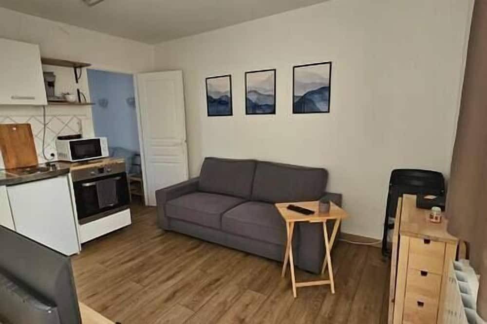 Entire apartment, T2 Quiet near the citadel in Arras, Arras region