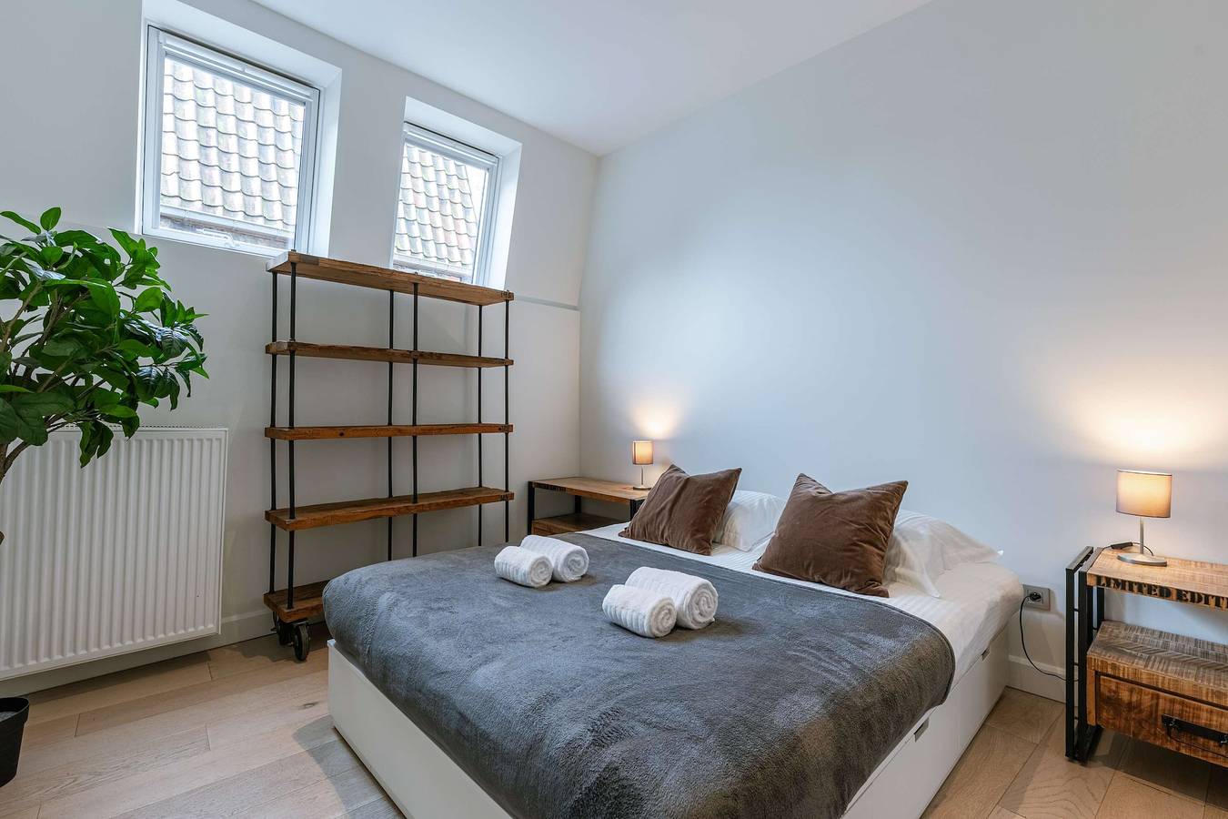 Entire apartment, Historic Ghent Gem: Central Apartment City Views in Ghent, East Flanders