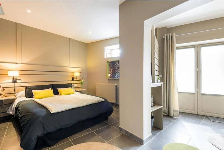 Maison d’hôte pour 3 personnes, avec jacuzzi ainsi que terrasse et jardin dans Rhône - 2