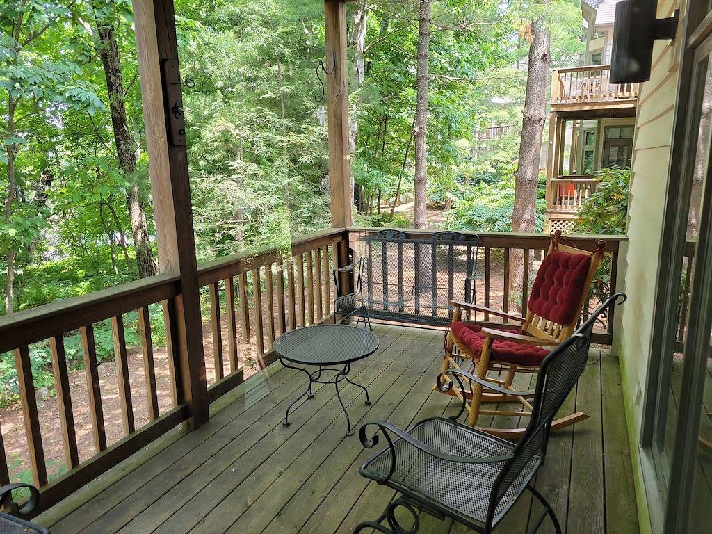 Ganze Wohnung, Top of Mountain 2 Br Condo, Short Walk to Highlands Lift and scenic overlooks. in Blue Ridge Parkway, Wintergreen