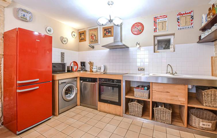 Appartement spacieux de 2 chambres près de Juno Beach, avec Wi-Fi et jardin in Courseulles-sur-Mer, Région de Caen