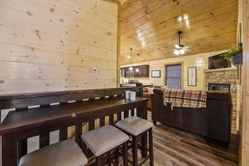 Chalet for 12 Guests in Pigeon Forge, Sevier County, Picture 2