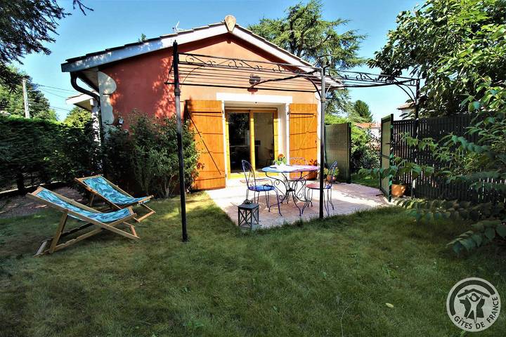 Gîte pour 4 personnes, avec Terrasse et Jardin
