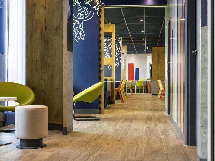 Hôtel pour 3 personnes, avec terrasse, animaux acceptés à Montigny-le-Bretonneux - 4