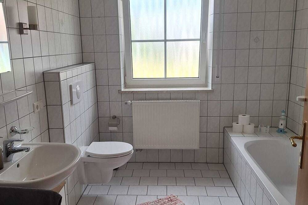 Ganze Wohnung, Ferienwohnung 60qm mit Tageslichtbad in Nittenau, Ostbayern