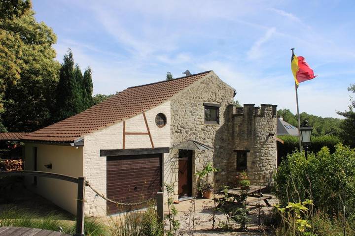 Location de vacances pour 6 personnes, avec sauna et jardin à Braine-l'Alleud