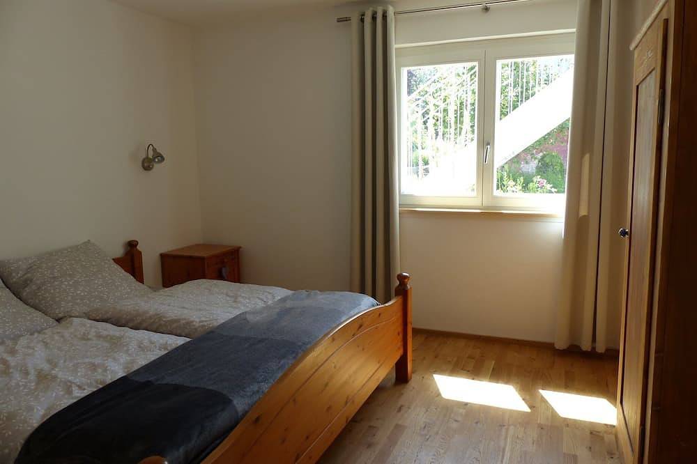 Ganze Wohnung, Großzügige Ferienwohnung mit Terrasse und Garten in Neumarkt in der Oberpfalz, Ostbayern