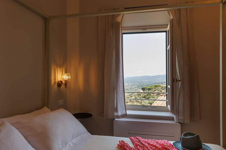 Bellavista Room with Sea and Hill Views – Experience the Village with Charm in Castagneto Carducci, Etruscan Coast