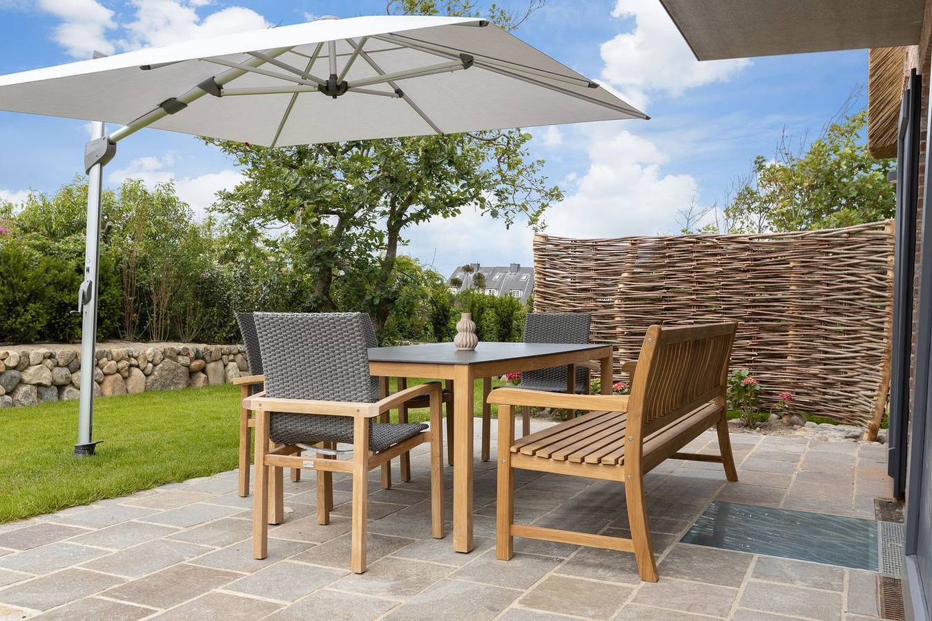 Hausteil im Ug, Eg, Og, Dg ca. 140m² Nutzfläche, keine Haustiere erlaubt. in Wenningstedt, Sylt