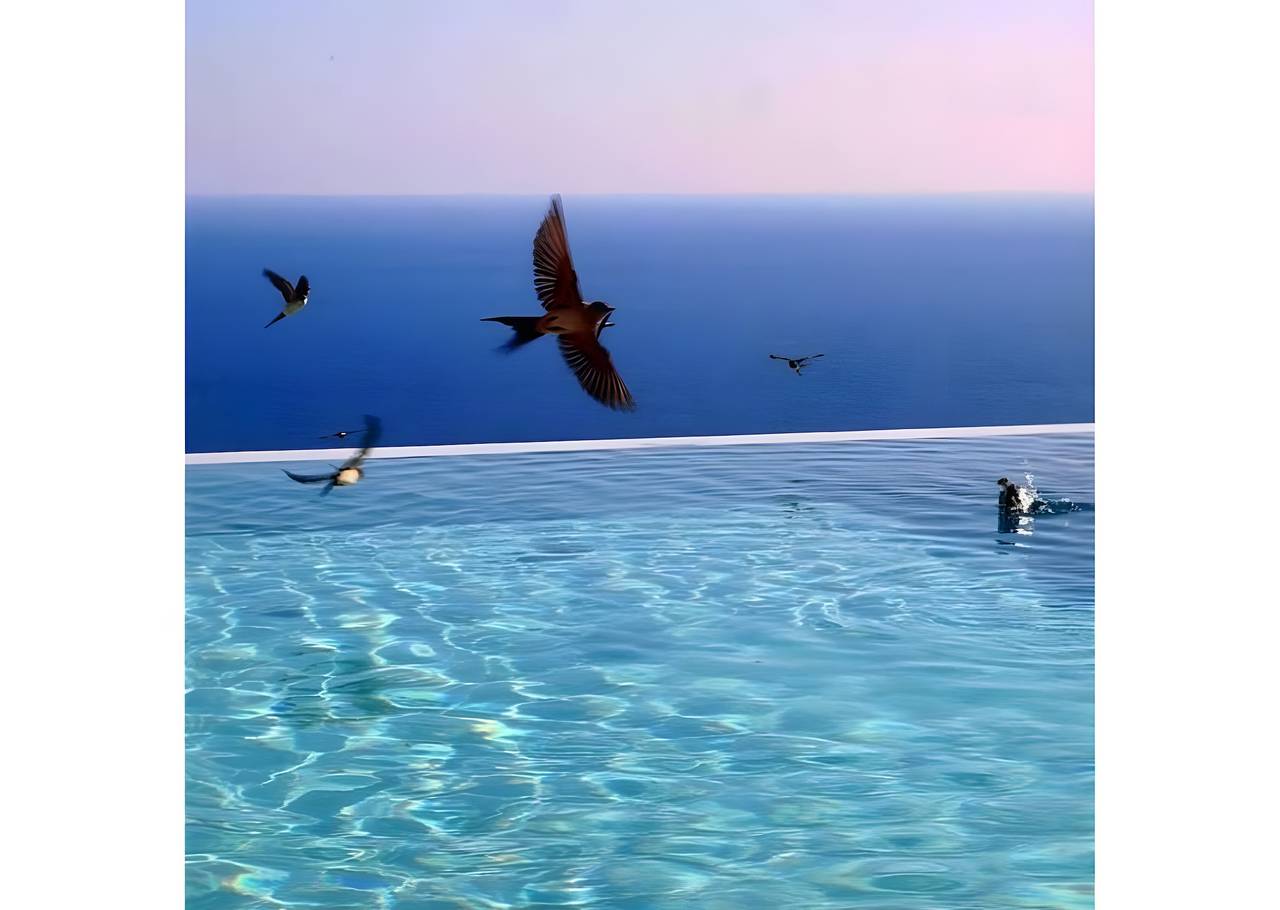 Apartamento 'Kaladi Rock' con vistas al mar, piscina compartida y Wi-Fi in Citera