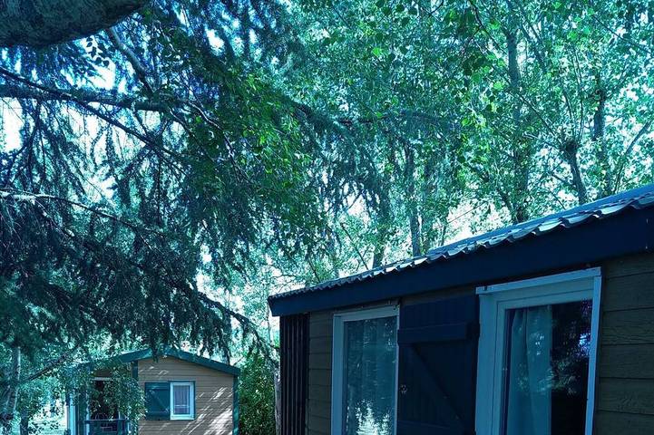 Chalet pour 4 personnes, avec Jardin et Piscine