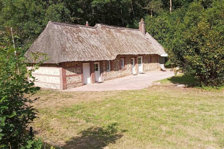 Gîte pour 6 personnes, avec jardin à Pierrefiques
